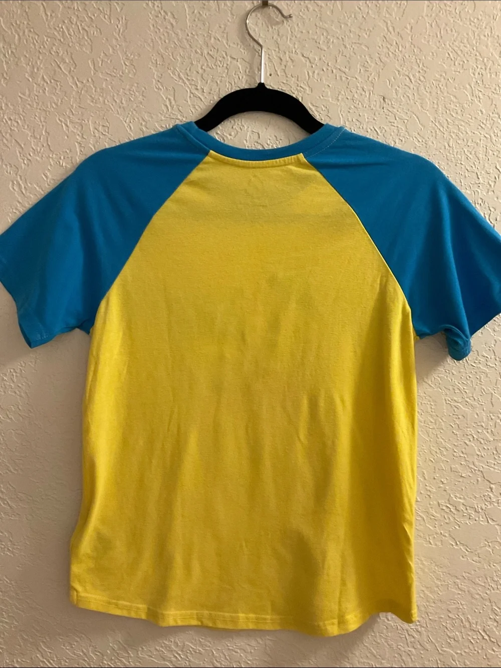 Disney Aulani - TEE Surfs-Up Dog- Yellow/Blue - Short Sleeve - Size XL